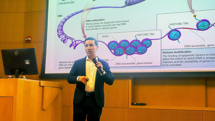 Epigenetics expert Hudson Santos delivers the 2024 Jane and Robert Cizik Lecture.