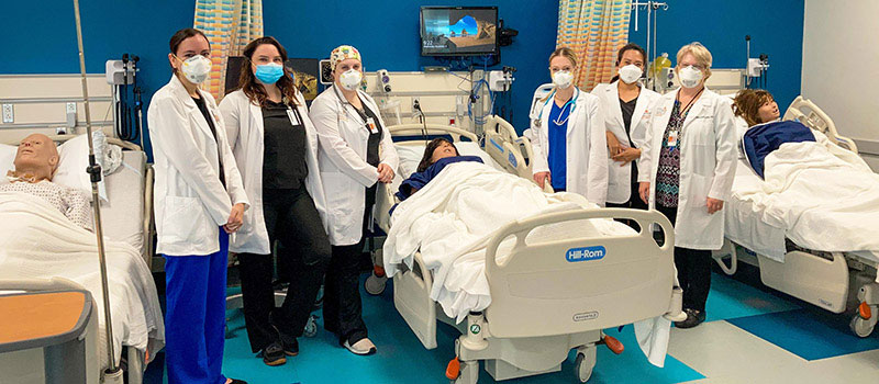 Family Nurse Practitioner students in the simulation lab