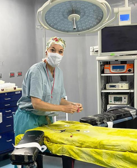 Assistant Professor Amy Blok prepares to for a procedure during her medical mission to Guatemala. Assistant Professor Amy Blok prepares to for a procedure during her medical mission to Guatemala.